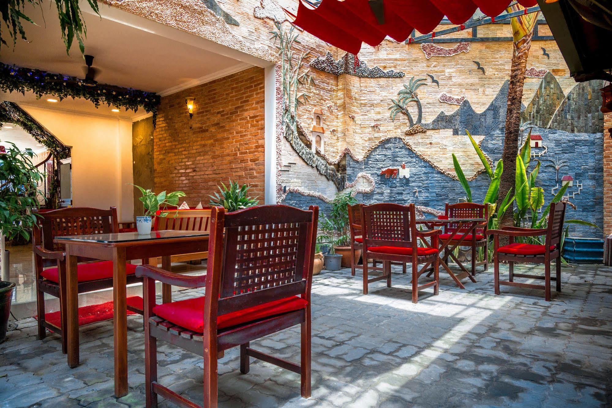 Vien Ngoc Xanh Hotel 1 Хошимин Экстерьер фото